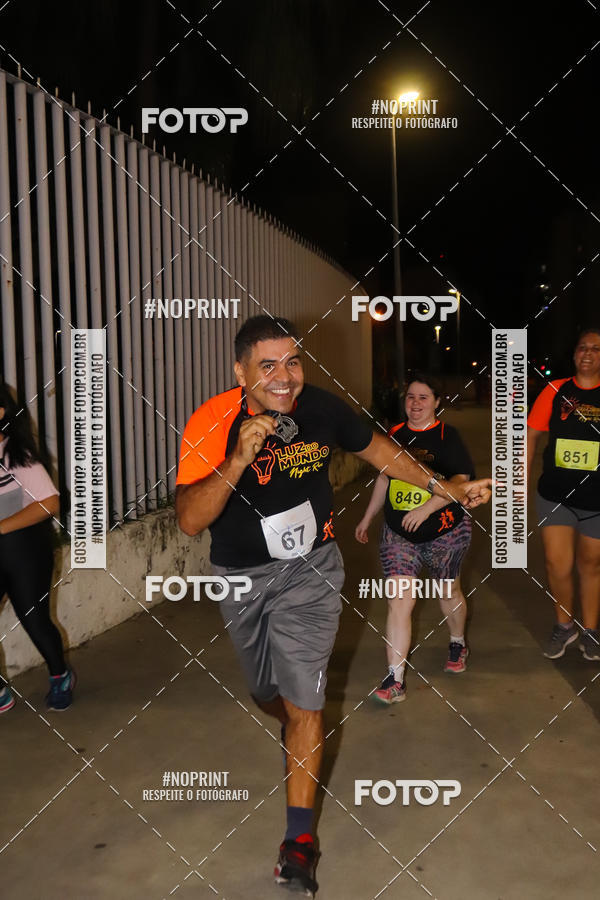 Buy your photos of the eventLuz do Mundo Night Run on Fotop