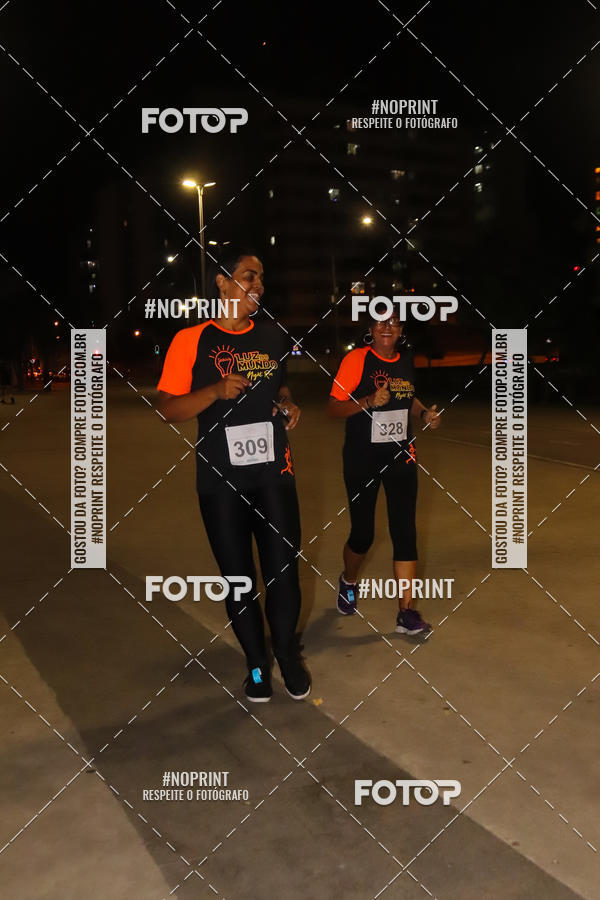 Buy your photos of the eventLuz do Mundo Night Run on Fotop