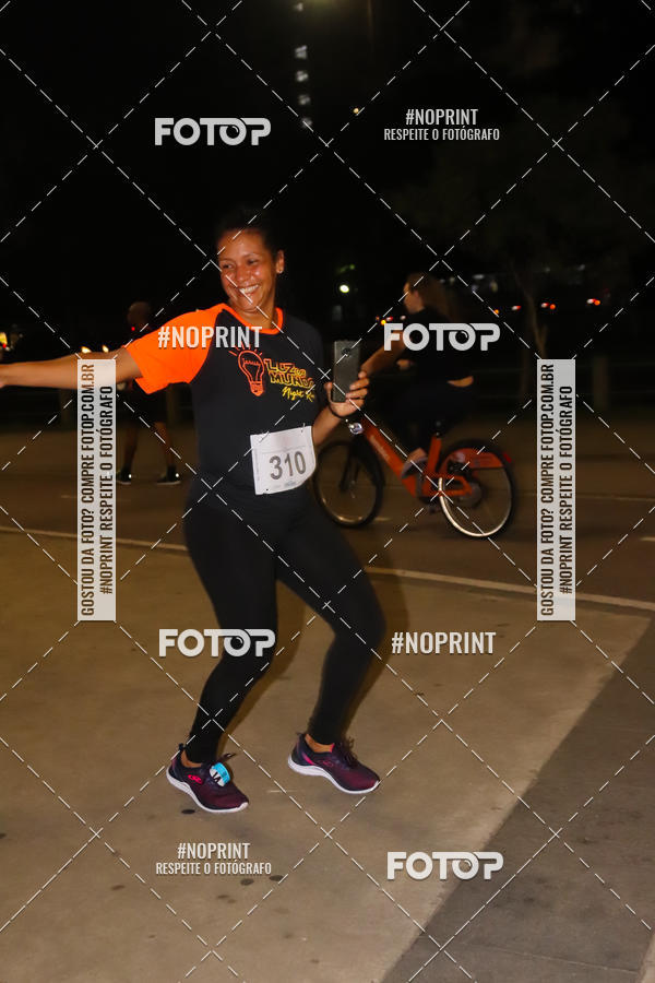 Buy your photos of the eventLuz do Mundo Night Run on Fotop