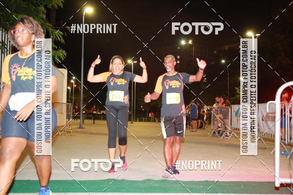 Buy your photos of the eventLuz do Mundo Night Run on Fotop