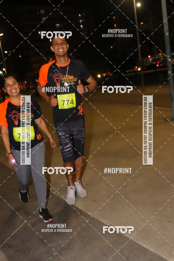 Buy your photos of the eventLuz do Mundo Night Run on Fotop