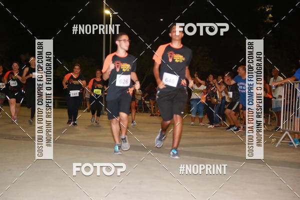 Buy your photos of the eventLuz do Mundo Night Run on Fotop