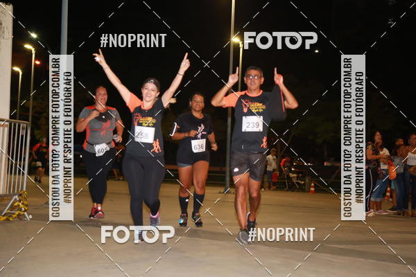 Buy your photos of the eventLuz do Mundo Night Run on Fotop
