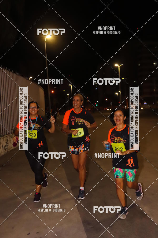 Buy your photos of the eventLuz do Mundo Night Run on Fotop
