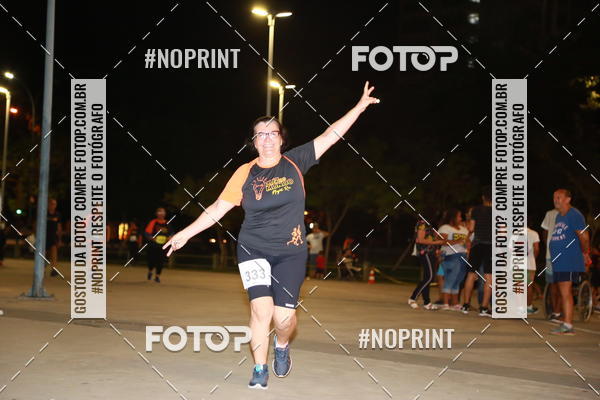 Buy your photos of the eventLuz do Mundo Night Run on Fotop