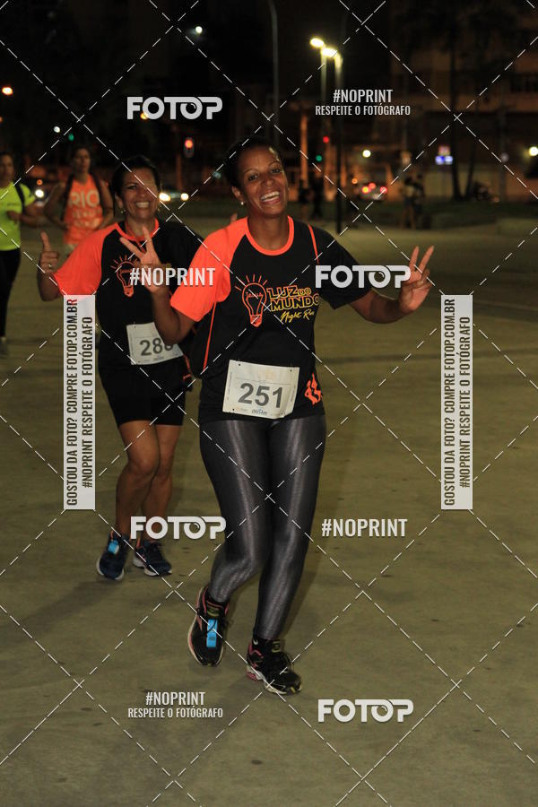 Buy your photos of the eventLuz do Mundo Night Run on Fotop