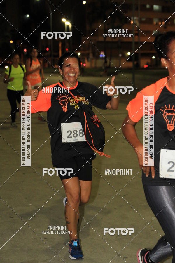 Buy your photos of the eventLuz do Mundo Night Run on Fotop