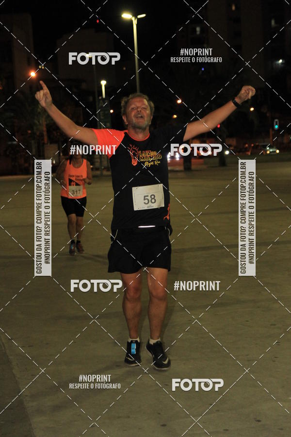 Buy your photos of the eventLuz do Mundo Night Run on Fotop