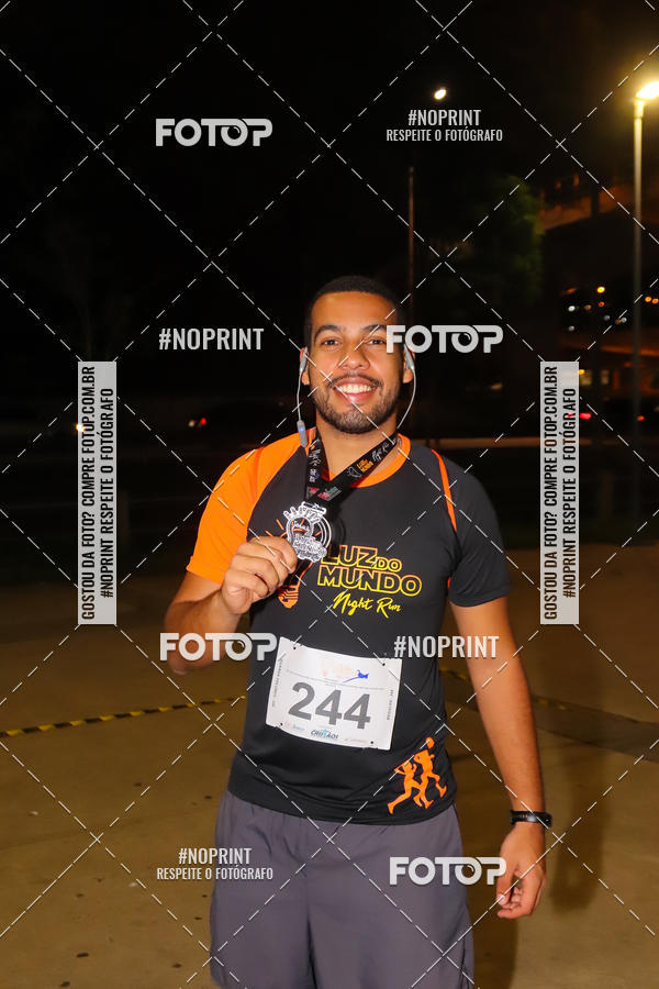 Buy your photos of the eventLuz do Mundo Night Run on Fotop