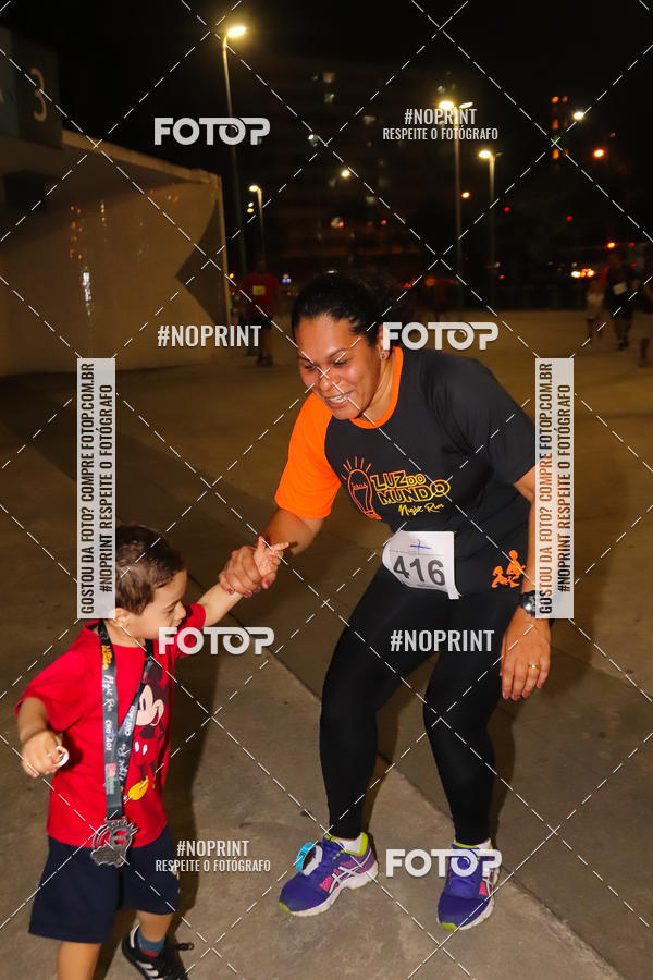 Buy your photos of the eventLuz do Mundo Night Run on Fotop