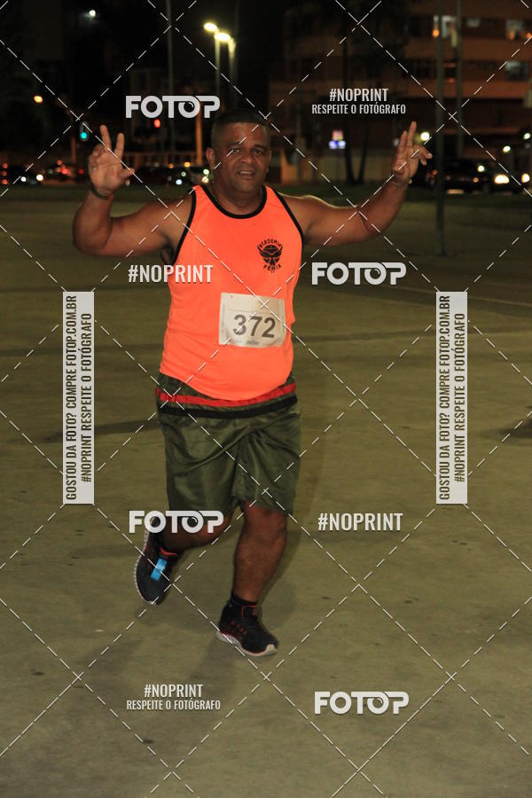 Buy your photos of the eventLuz do Mundo Night Run on Fotop