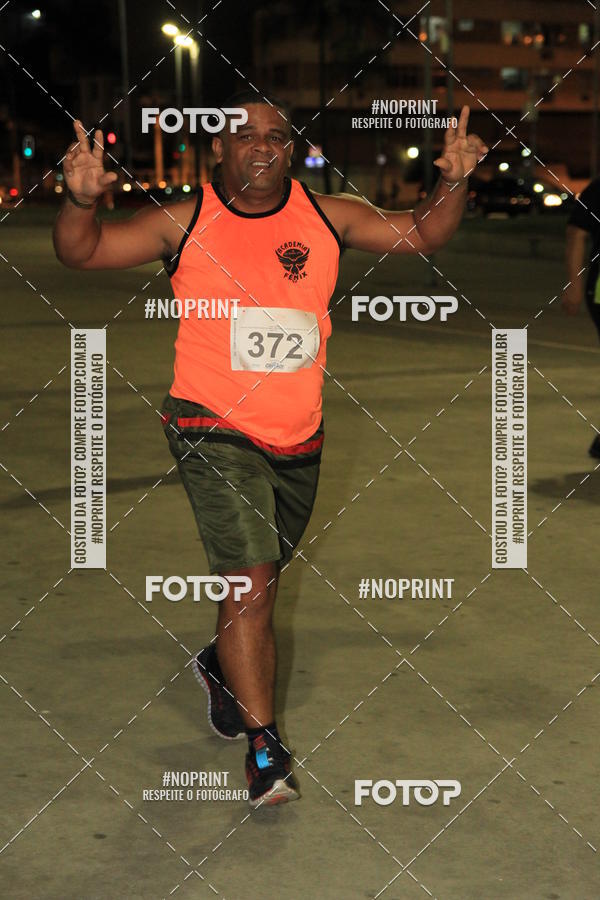 Buy your photos of the eventLuz do Mundo Night Run on Fotop