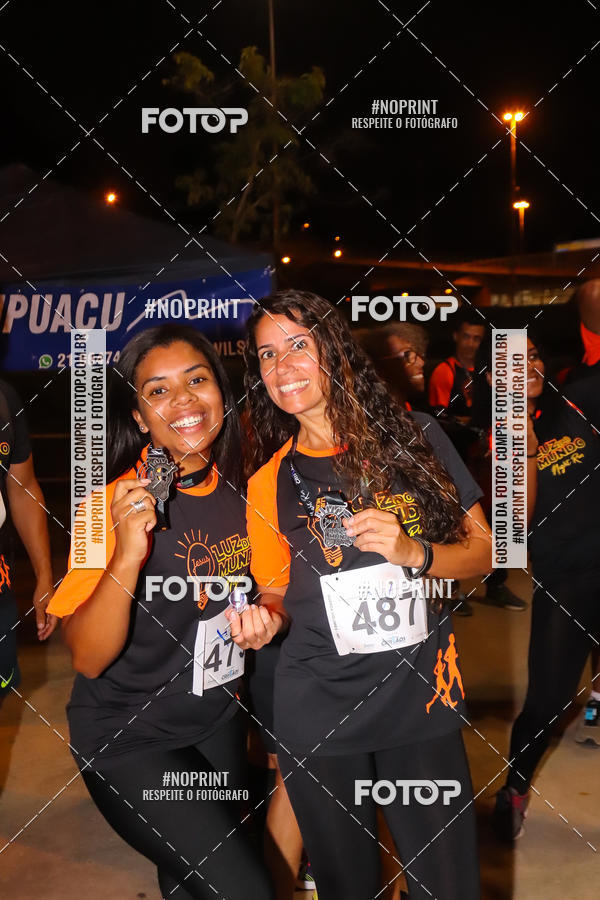 Buy your photos of the eventLuz do Mundo Night Run on Fotop