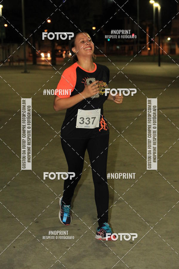 Buy your photos of the eventLuz do Mundo Night Run on Fotop