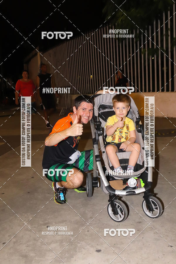 Buy your photos of the eventLuz do Mundo Night Run on Fotop