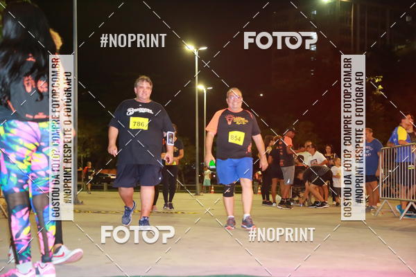 Buy your photos of the eventLuz do Mundo Night Run on Fotop