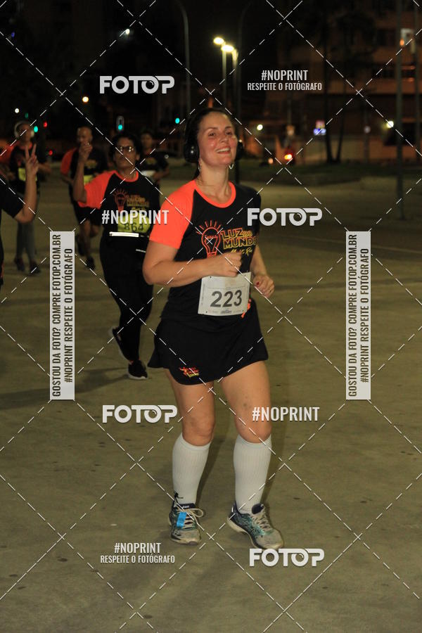 Buy your photos of the eventLuz do Mundo Night Run on Fotop