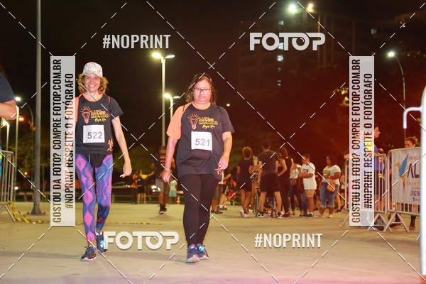Buy your photos of the eventLuz do Mundo Night Run on Fotop