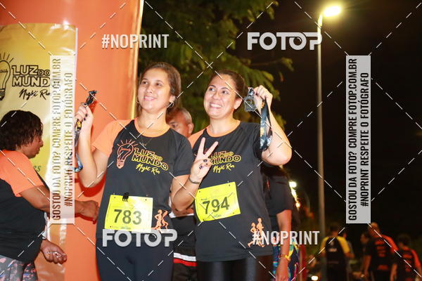 Buy your photos of the eventLuz do Mundo Night Run on Fotop