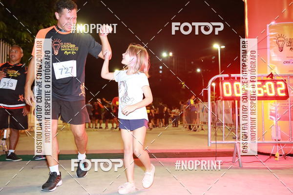 Buy your photos of the eventLuz do Mundo Night Run on Fotop