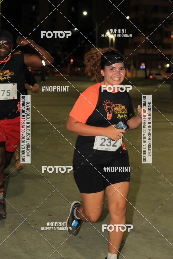 Buy your photos of the eventLuz do Mundo Night Run on Fotop