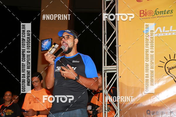 Buy your photos of the eventLuz do Mundo Night Run on Fotop