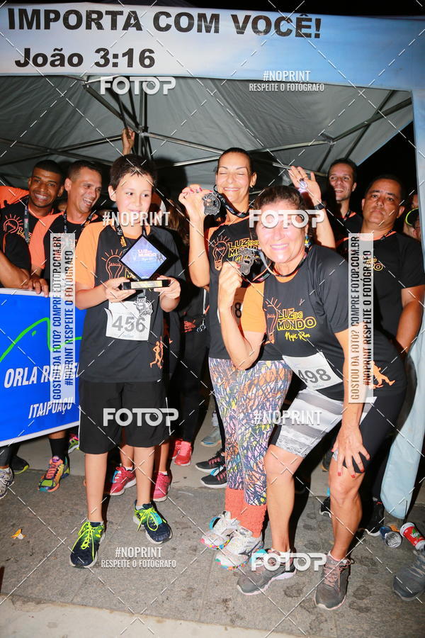 Buy your photos of the eventLuz do Mundo Night Run on Fotop