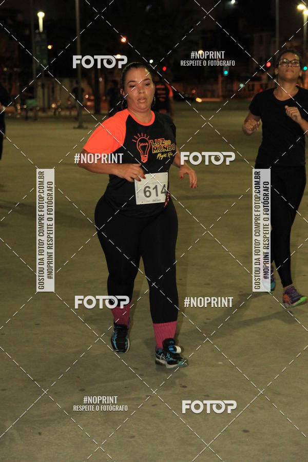 Buy your photos of the eventLuz do Mundo Night Run on Fotop