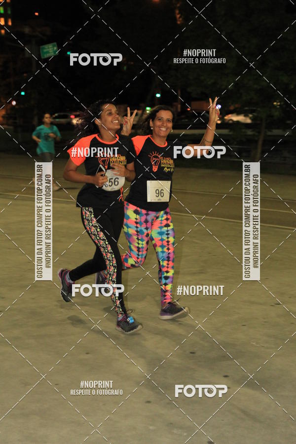Buy your photos of the eventLuz do Mundo Night Run on Fotop