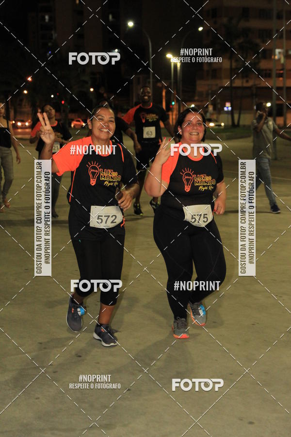 Buy your photos of the eventLuz do Mundo Night Run on Fotop