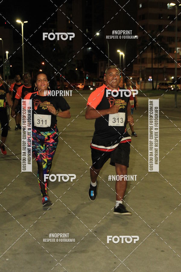 Buy your photos of the eventLuz do Mundo Night Run on Fotop
