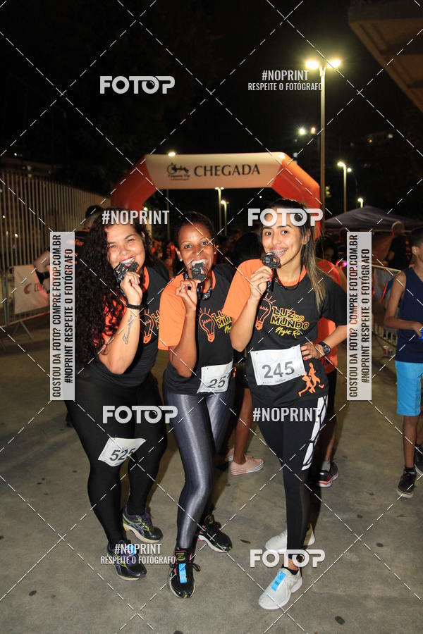 Buy your photos of the eventLuz do Mundo Night Run on Fotop