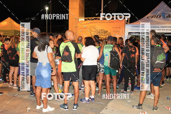 Buy your photos of the eventLuz do Mundo Night Run on Fotop