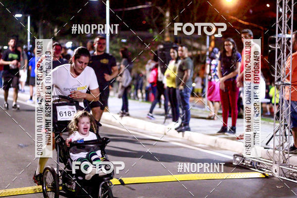 Buy your photos of the event5k Kaethe Richers - Corrida Noturna on Fotop