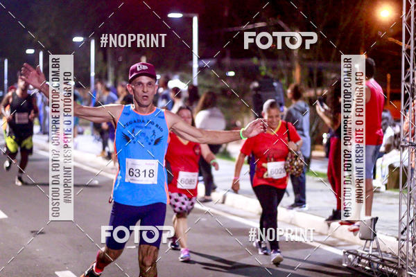 Buy your photos of the event5k Kaethe Richers - Corrida Noturna on Fotop