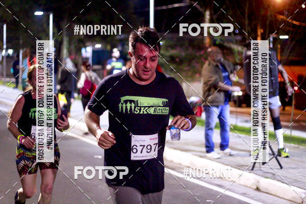 Buy your photos of the event5k Kaethe Richers - Corrida Noturna on Fotop