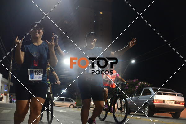 Buy your photos of the eventPA Rock Run - Corrida Noturna on Fotop