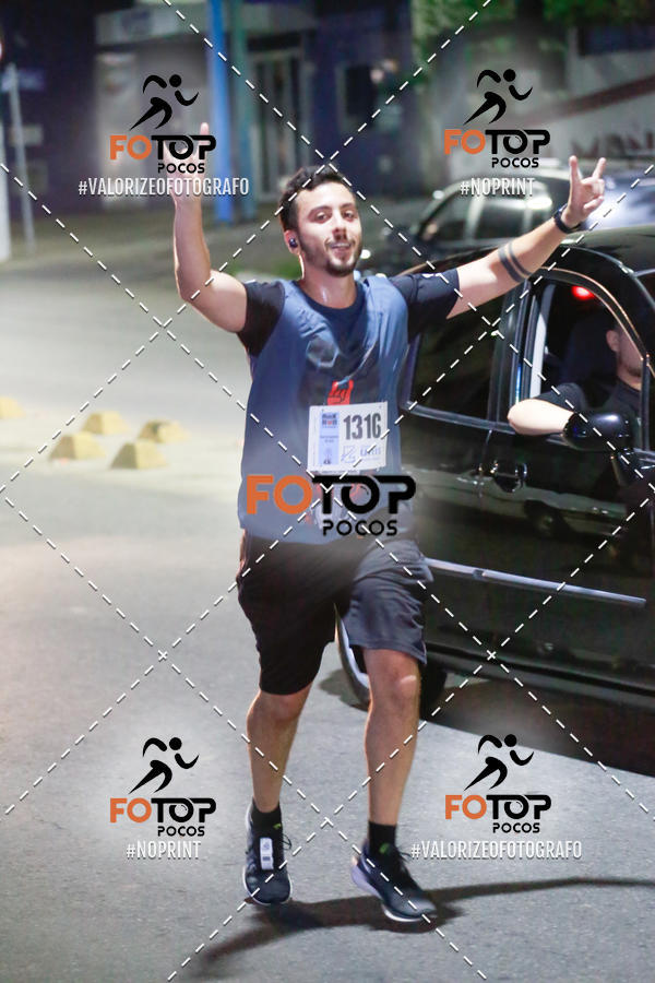 Buy your photos of the eventPA Rock Run - Corrida Noturna on Fotop