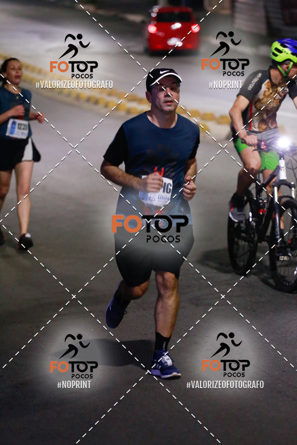 Buy your photos of the eventPA Rock Run - Corrida Noturna on Fotop