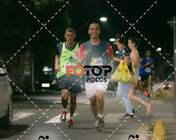 Buy your photos of the eventPA Rock Run - Corrida Noturna on Fotop