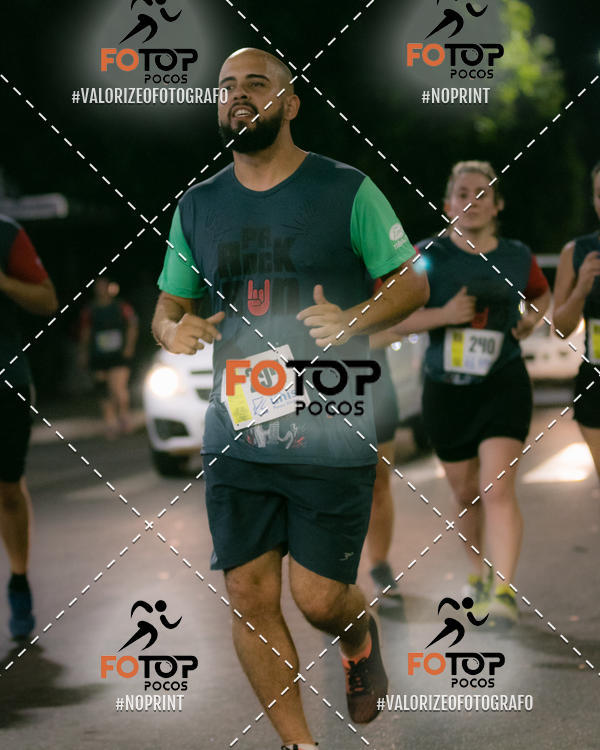 Buy your photos of the eventPA Rock Run - Corrida Noturna on Fotop