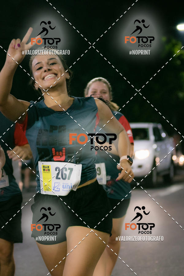 Buy your photos of the eventPA Rock Run - Corrida Noturna on Fotop