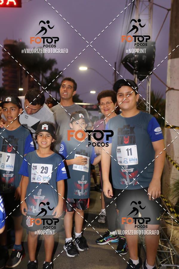 Buy your photos of the eventPA Rock Run - Corrida Noturna on Fotop