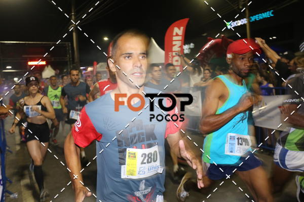Buy your photos of the eventPA Rock Run - Corrida Noturna on Fotop