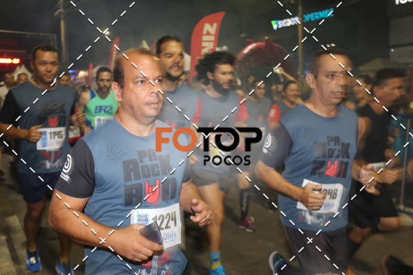 Buy your photos of the eventPA Rock Run - Corrida Noturna on Fotop