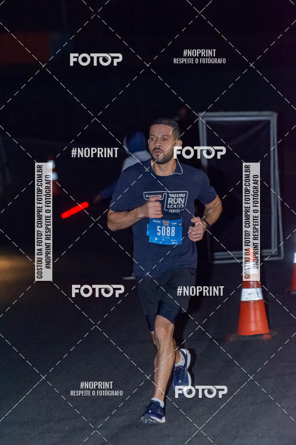 Buy your photos of the eventUP Night Run 2019 - So Paulo on Fotop
