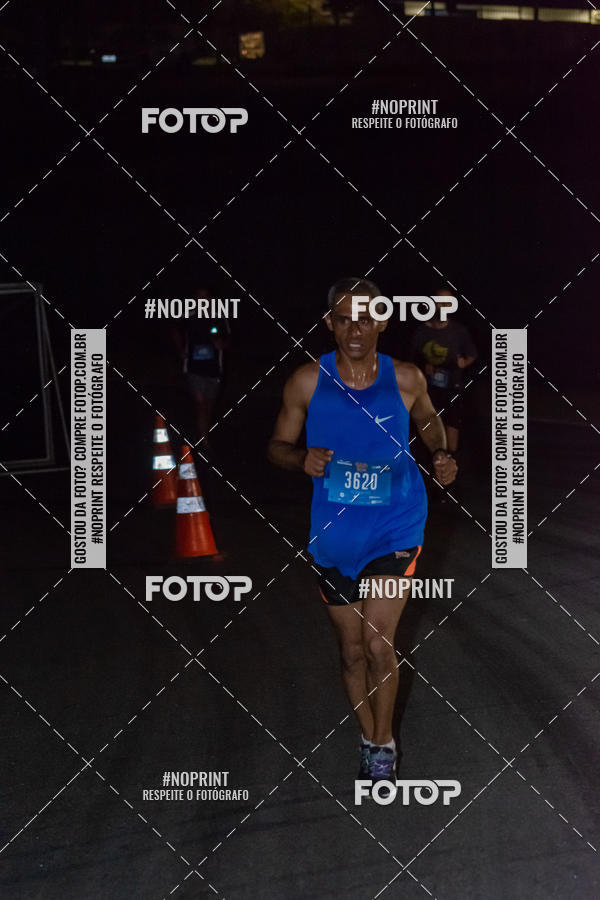Buy your photos of the eventUP Night Run 2019 - So Paulo on Fotop