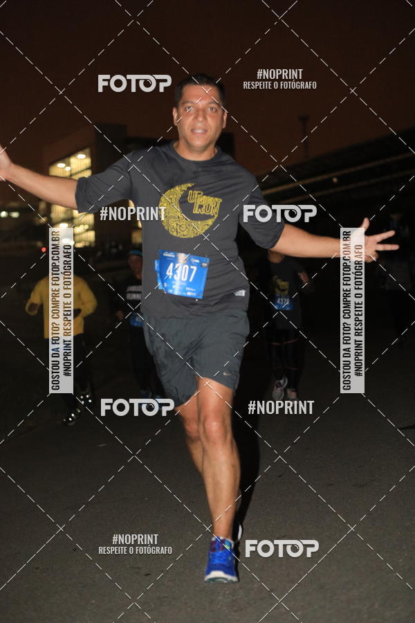 Buy your photos of the eventUP Night Run 2019 - So Paulo on Fotop