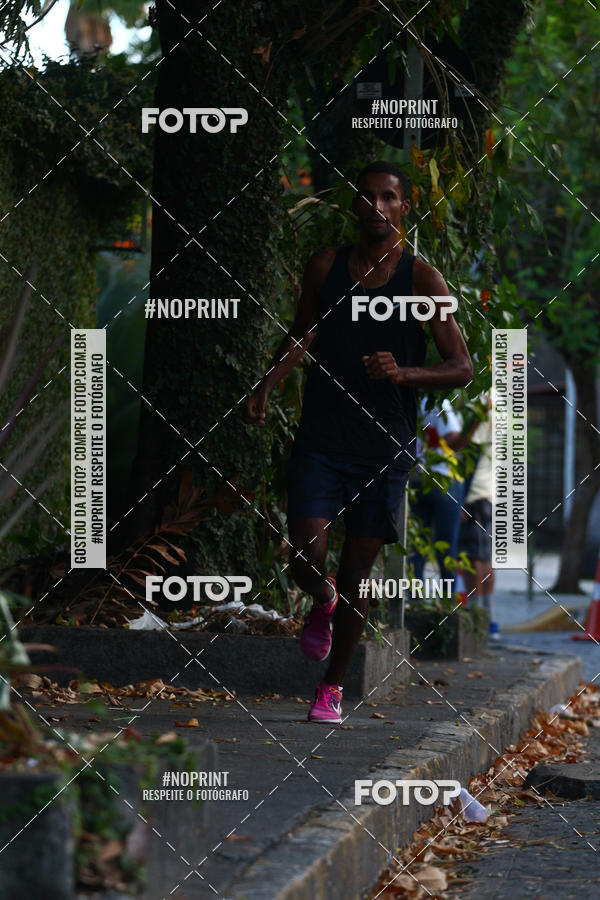 Compra tus fotos del eventoX CICORRE / 5 Corrida da Vitria Rgia - Praa de Casa Forte - Recife En Fotop