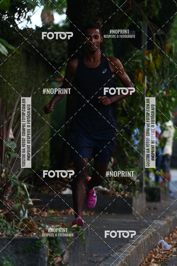 Compra tus fotos del eventoX CICORRE / 5 Corrida da Vitria Rgia - Praa de Casa Forte - Recife En Fotop